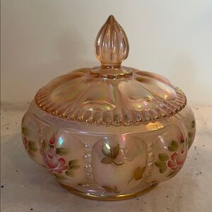 Fenton Art glass, roses, Iridized sunset needed melon powder box. Lid glow!